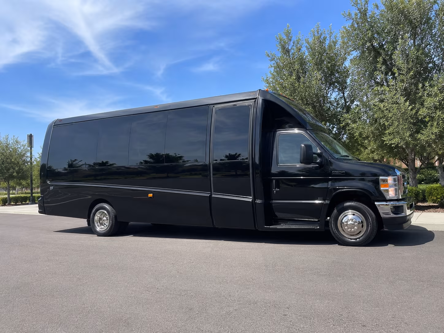 group transportation to homestead miami speedway for nascar weekend