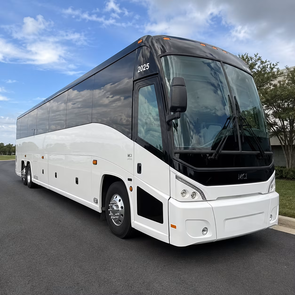 hollywood corporate shuttle bus rentals